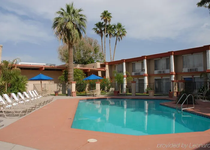 Western Phoenix 3* Goodyear