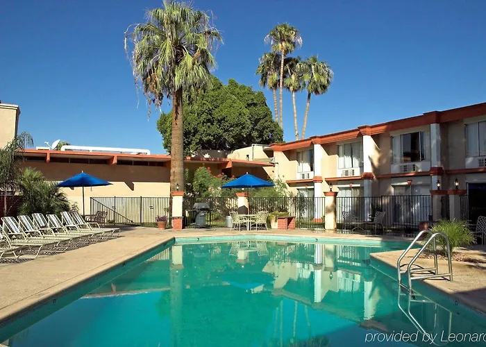 Western Phoenix Hotel 3*
